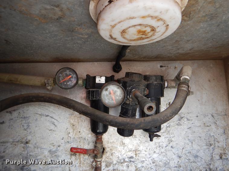 image for item DE1278 1997 Ford F450 Super Duty service truck with crane