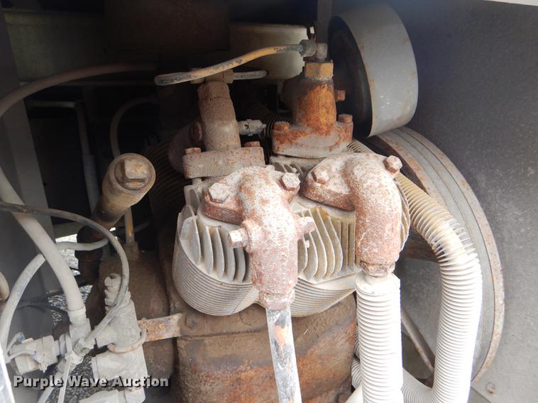 image for item DE1278 1997 Ford F450 Super Duty service truck with crane