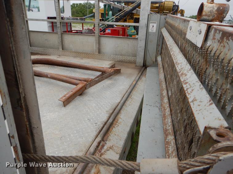 image for item DE1278 1997 Ford F450 Super Duty service truck with crane