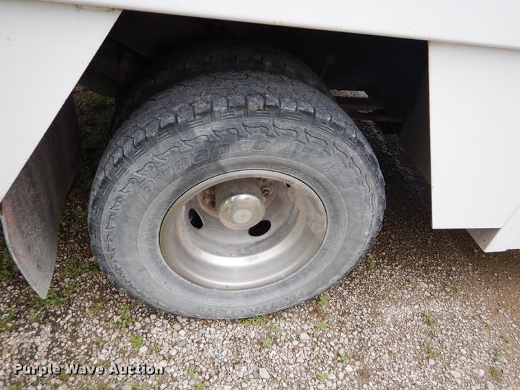 image for item DE1278 1997 Ford F450 Super Duty service truck with crane