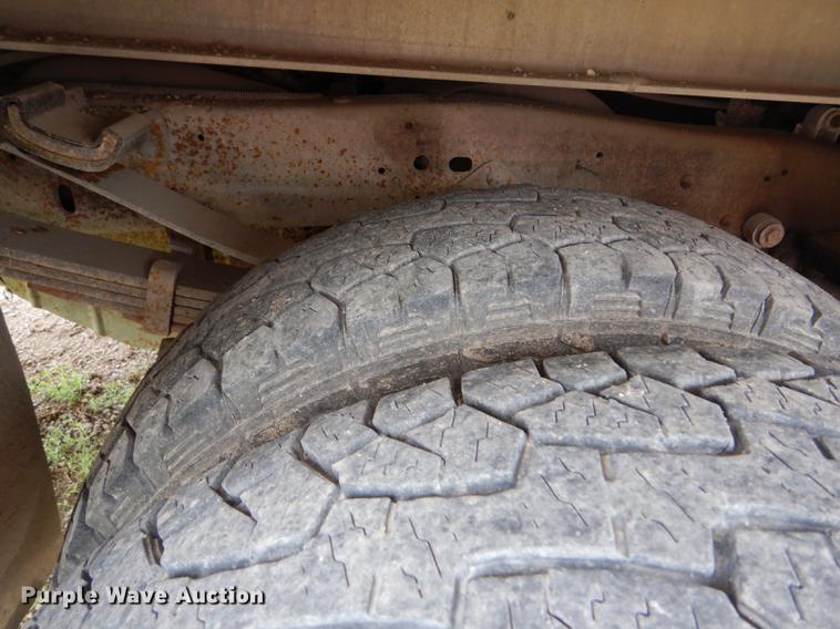 image for item DE1278 1997 Ford F450 Super Duty service truck with crane