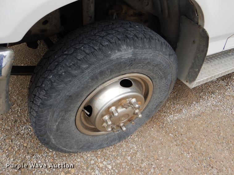 image for item DE1278 1997 Ford F450 Super Duty service truck with crane