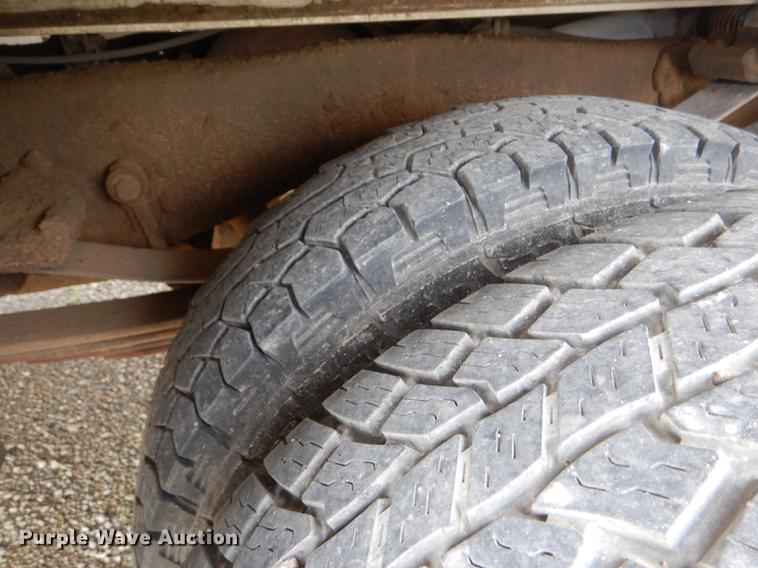 image for item DE1278 1997 Ford F450 Super Duty service truck with crane