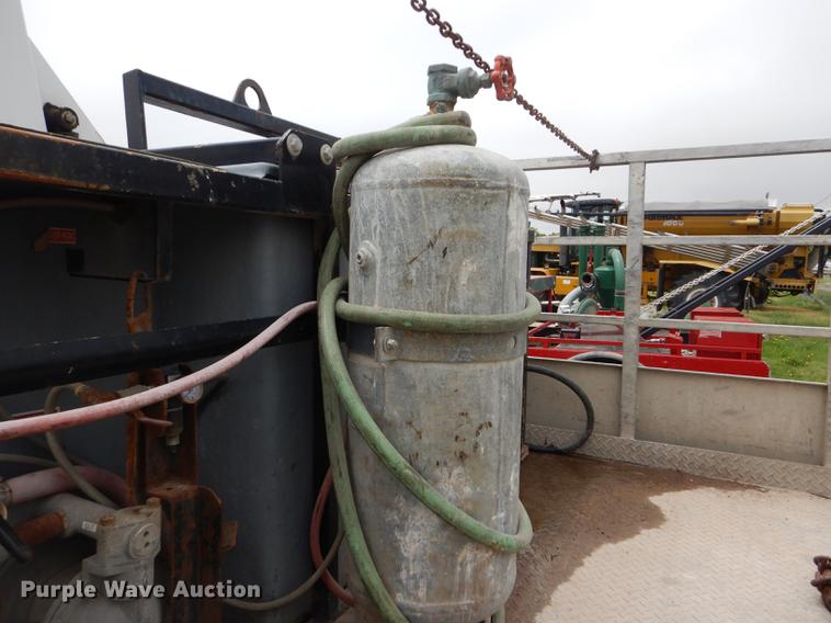 image for item DE1278 1997 Ford F450 Super Duty service truck with crane