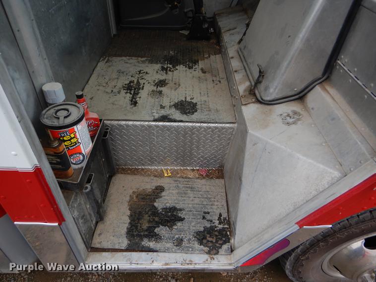 image for item DE1279 1984 Chevrolet P30 Grumman Olson tow truck