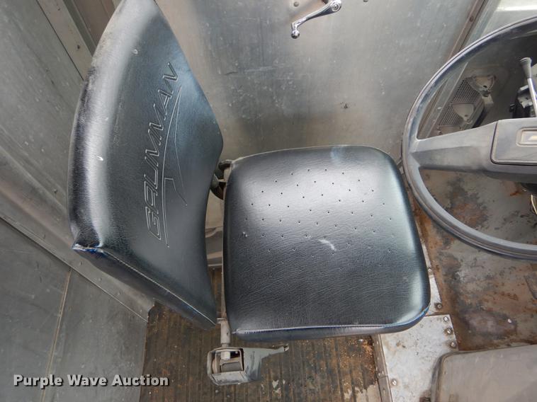 image for item DE1279 1984 Chevrolet P30 Grumman Olson tow truck