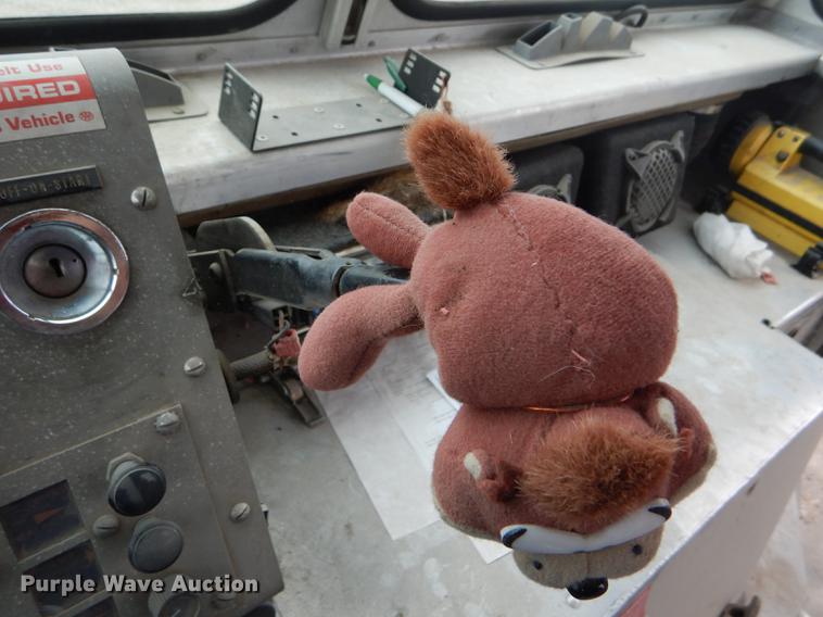 image for item DE1279 1984 Chevrolet P30 Grumman Olson tow truck