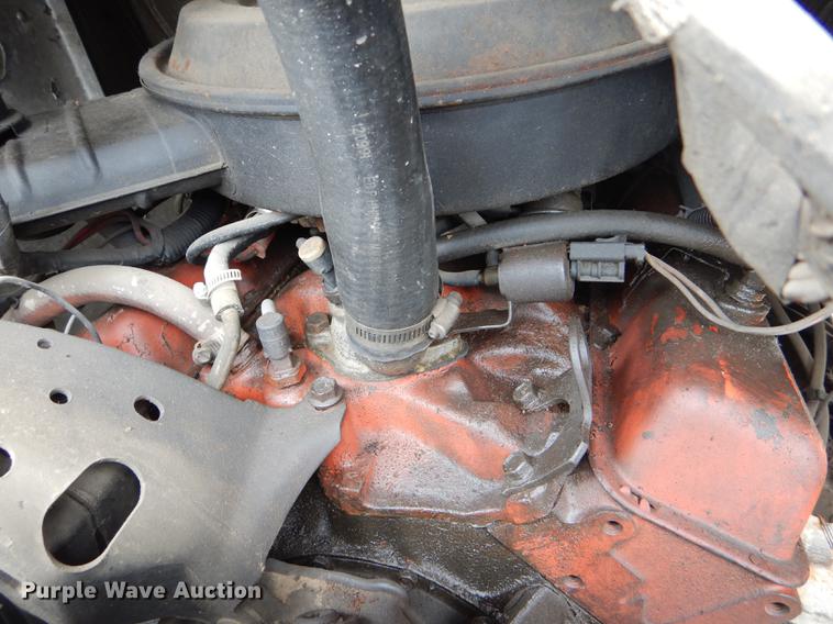 image for item DE1279 1984 Chevrolet P30 Grumman Olson tow truck