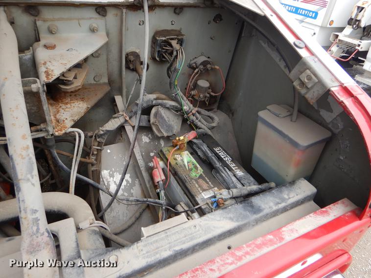 image for item DE1279 1984 Chevrolet P30 Grumman Olson tow truck