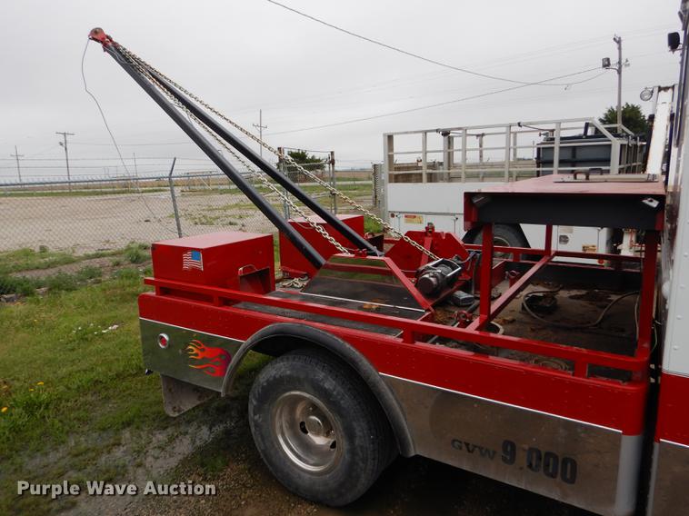 image for item DE1279 1984 Chevrolet P30 Grumman Olson tow truck