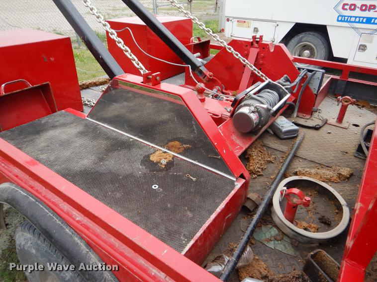 image for item DE1279 1984 Chevrolet P30 Grumman Olson tow truck