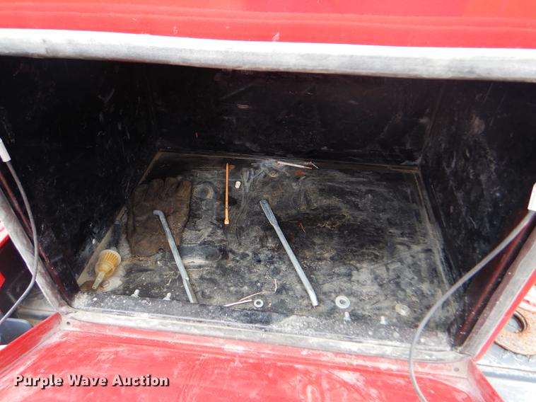 image for item DE1279 1984 Chevrolet P30 Grumman Olson tow truck