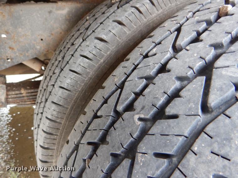 image for item DE1279 1984 Chevrolet P30 Grumman Olson tow truck