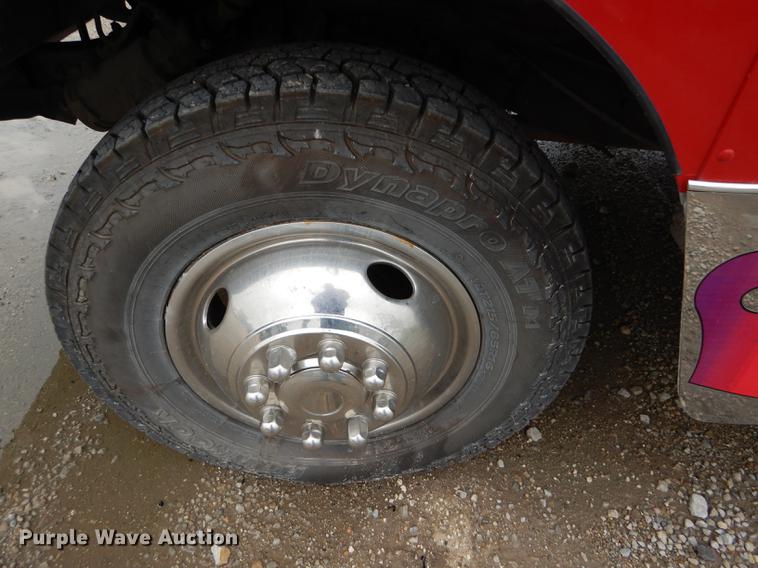 image for item DE1279 1984 Chevrolet P30 Grumman Olson tow truck