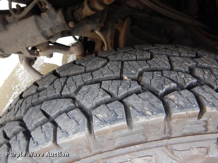 image for item DE1279 1984 Chevrolet P30 Grumman Olson tow truck