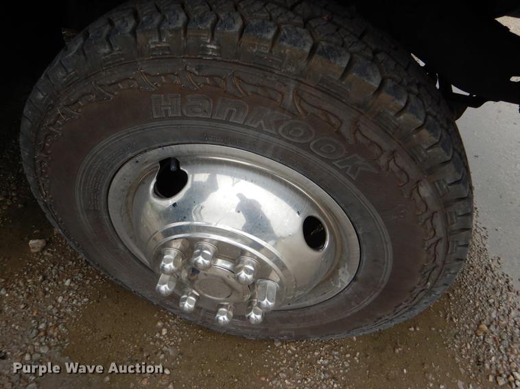 image for item DE1279 1984 Chevrolet P30 Grumman Olson tow truck