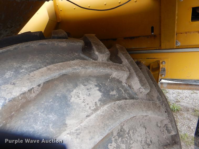 image for item DE1280 2002 Ag-Chem TerraGator 8104 applicator