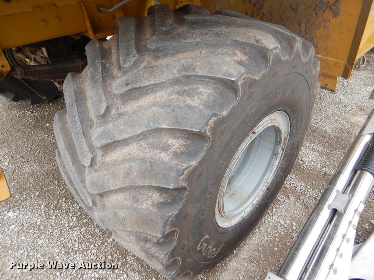 image for item DE1280 2002 Ag-Chem TerraGator 8104 applicator