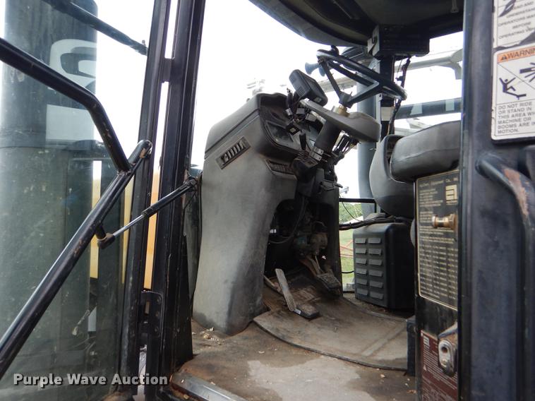 image for item DE1281 2001 Ag-Chem TerraGator 8104 applicator