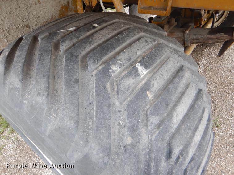 image for item DE1281 2001 Ag-Chem TerraGator 8104 applicator