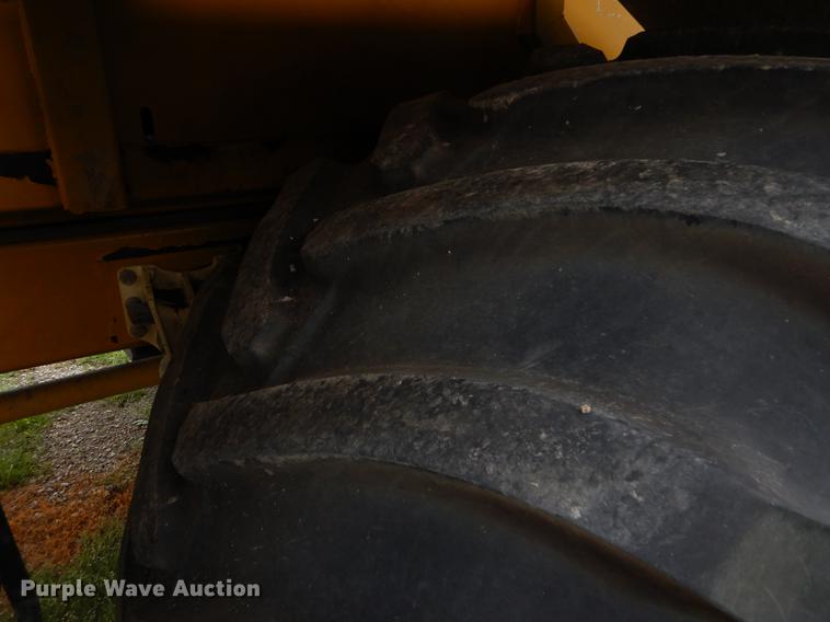 image for item DE1281 2001 Ag-Chem TerraGator 8104 applicator