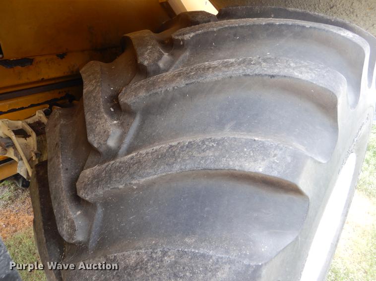 image for item DE1281 2001 Ag-Chem TerraGator 8104 applicator