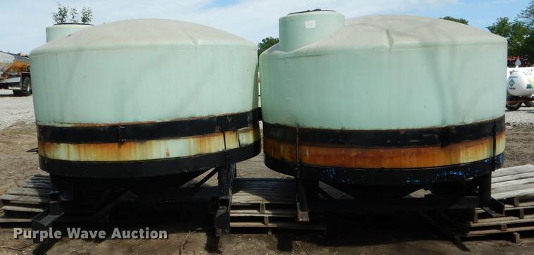 image for item DE8454 (2) poly tanks