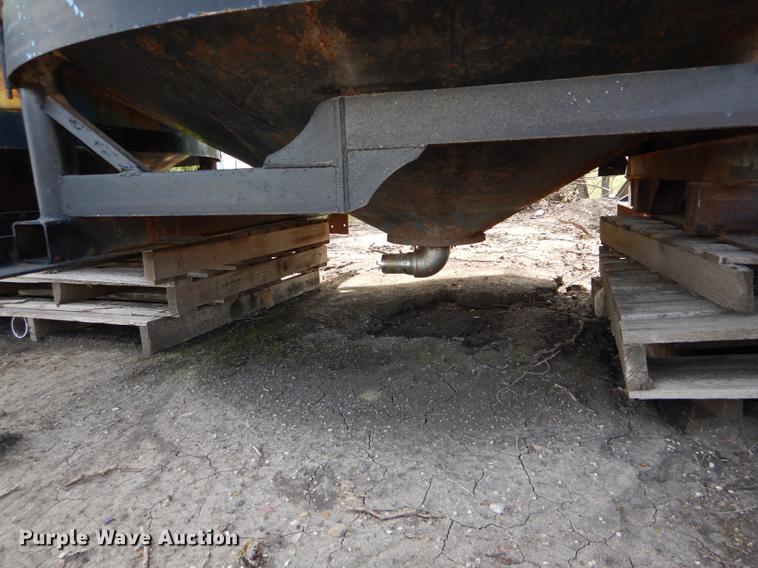 image for item DE8454 (2) poly tanks