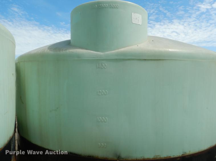 image for item DE8454 (2) poly tanks