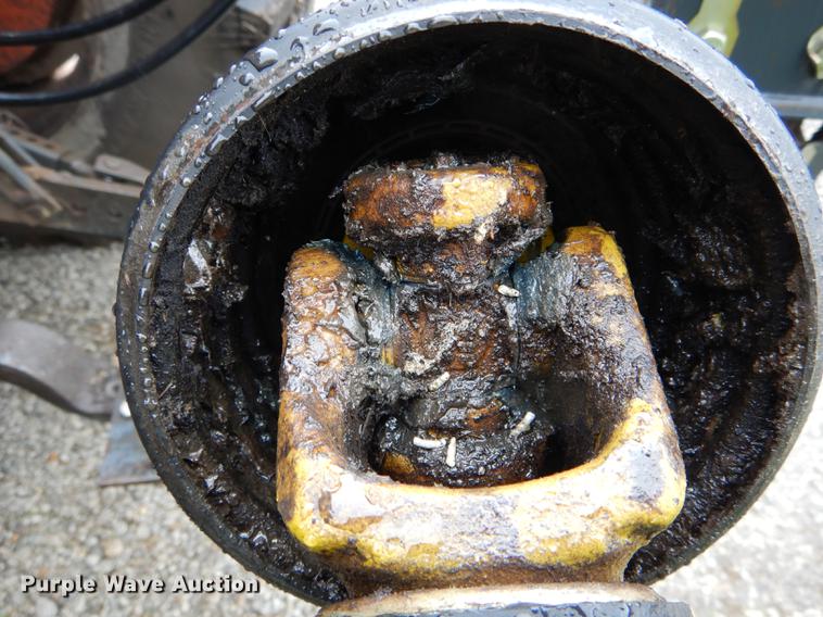 image for item DE8480 2015 Kubota DM5040 disc mower