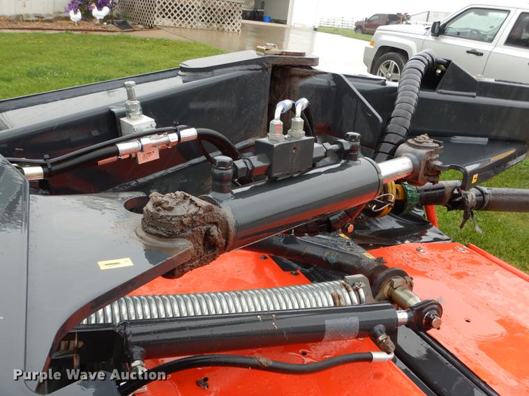 image for item DE8480 2015 Kubota DM5040 disc mower