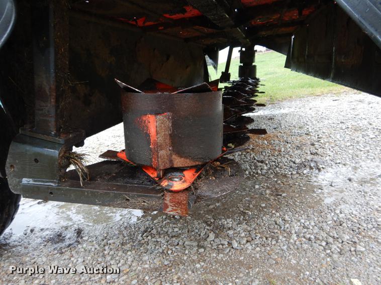 image for item DE8480 2015 Kubota DM5040 disc mower