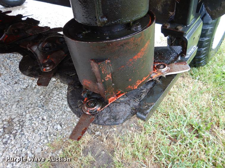 image for item DE8480 2015 Kubota DM5040 disc mower