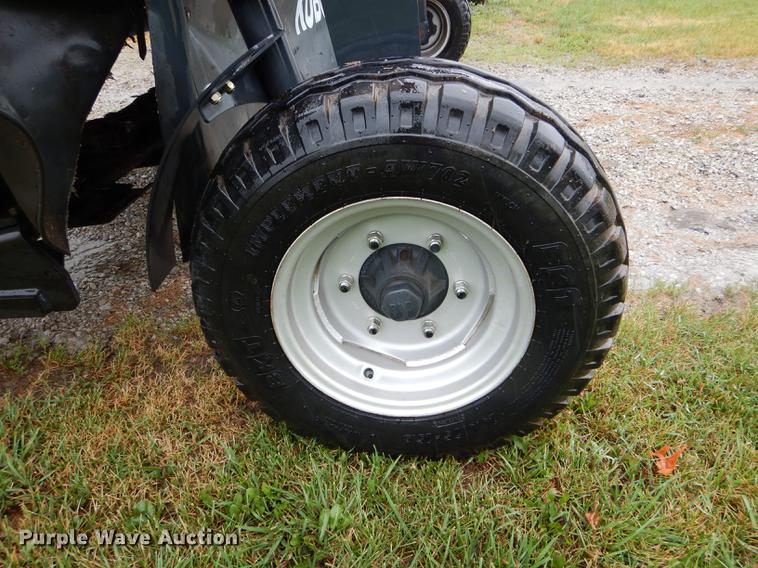 image for item DE8480 2015 Kubota DM5040 disc mower