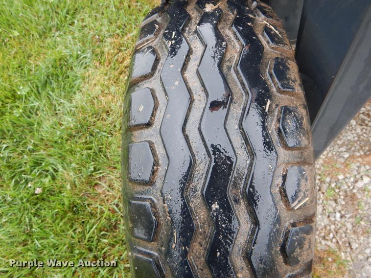 image for item DE8480 2015 Kubota DM5040 disc mower