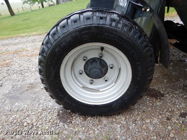 image for item DE8480 2015 Kubota DM5040 disc mower