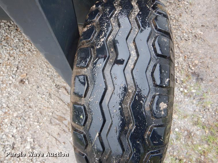 image for item DE8480 2015 Kubota DM5040 disc mower