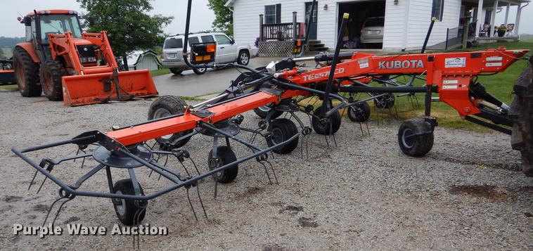 image for item DE8481 2015 Kubota TE6576CD six basket tedder