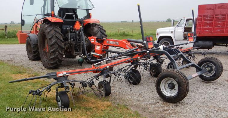 image for item DE8481 2015 Kubota TE6576CD six basket tedder