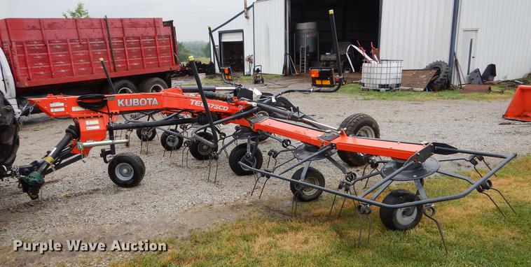 image for item DE8481 2015 Kubota TE6576CD six basket tedder