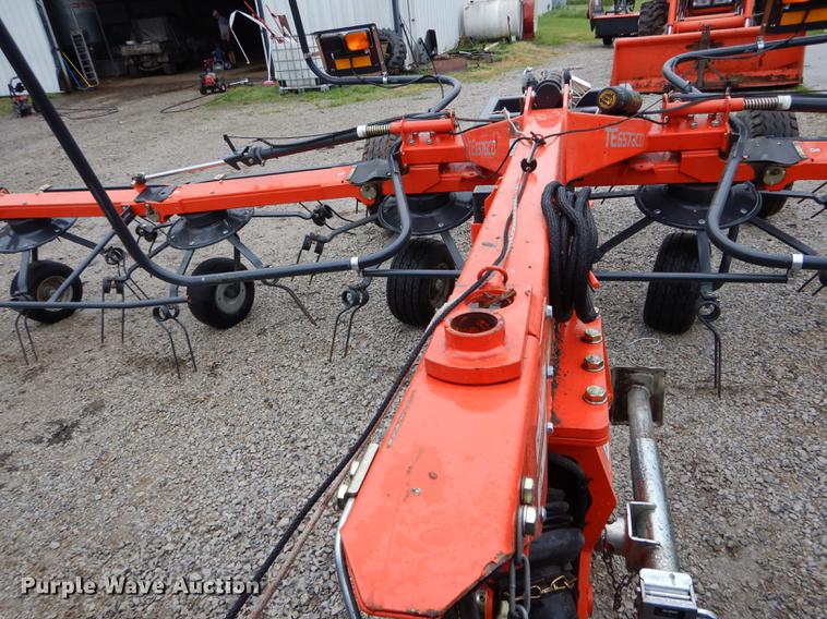 image for item DE8481 2015 Kubota TE6576CD six basket tedder