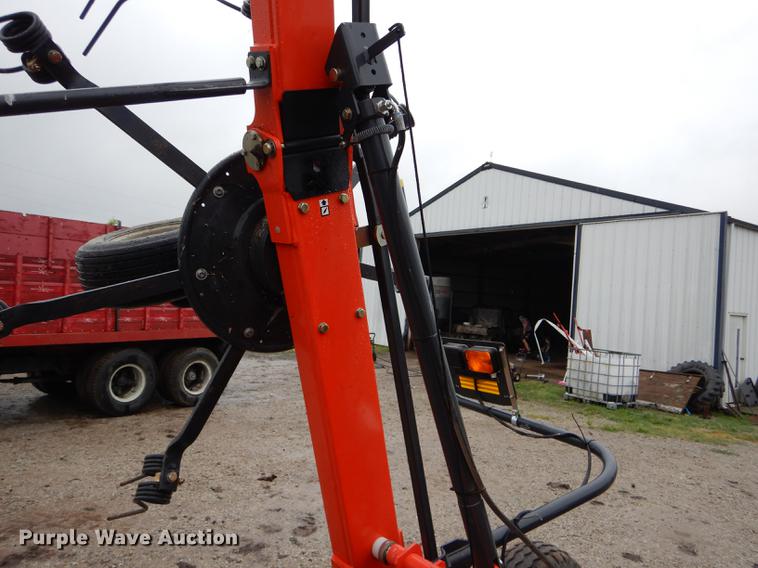 image for item DE8481 2015 Kubota TE6576CD six basket tedder