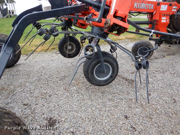 image for item DE8481 2015 Kubota TE6576CD six basket tedder