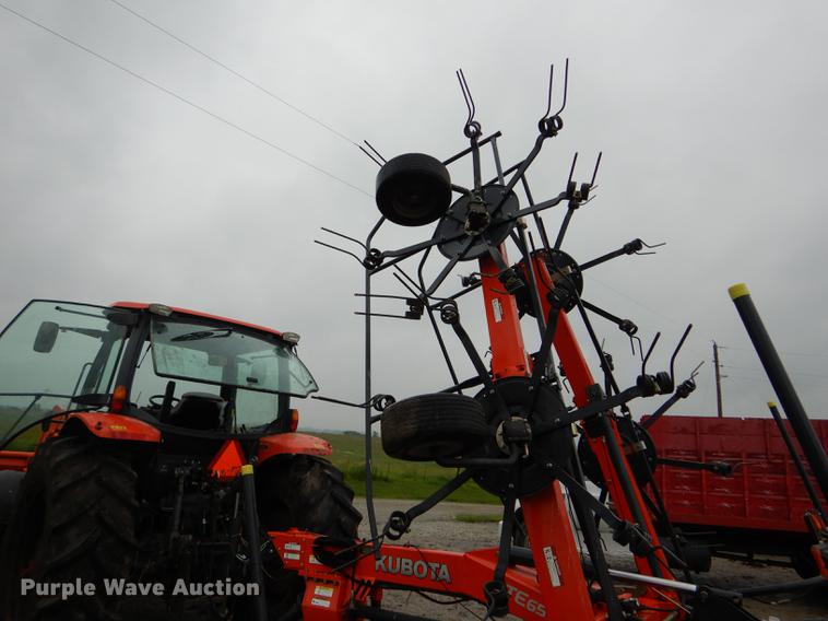 image for item DE8481 2015 Kubota TE6576CD six basket tedder