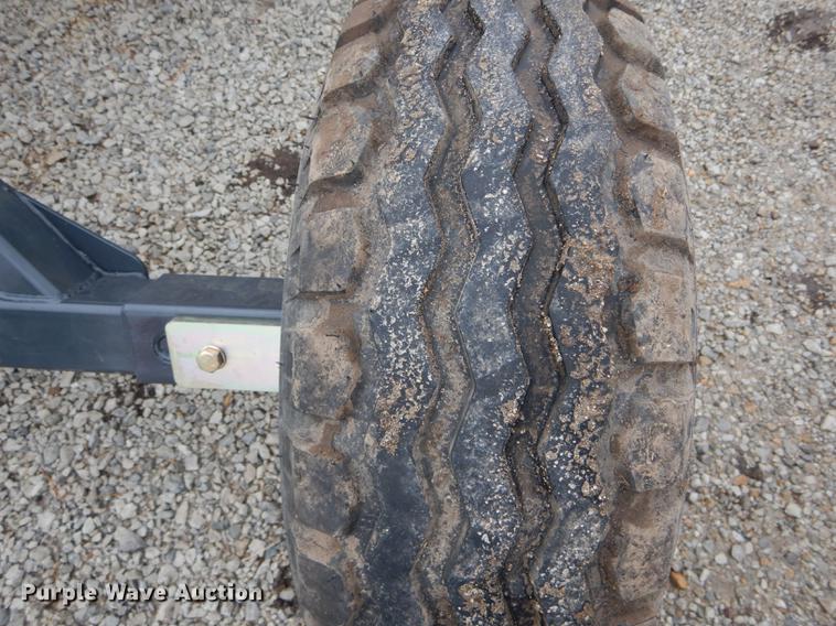 image for item DE8481 2015 Kubota TE6576CD six basket tedder