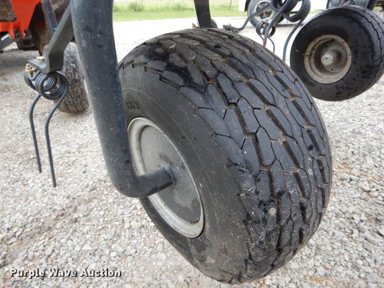 image for item DE8481 2015 Kubota TE6576CD six basket tedder