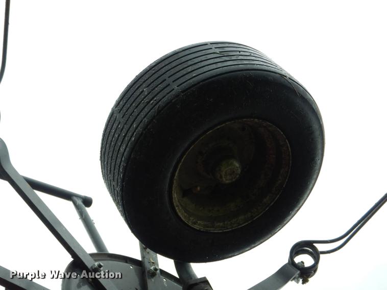 image for item DE8481 2015 Kubota TE6576CD six basket tedder