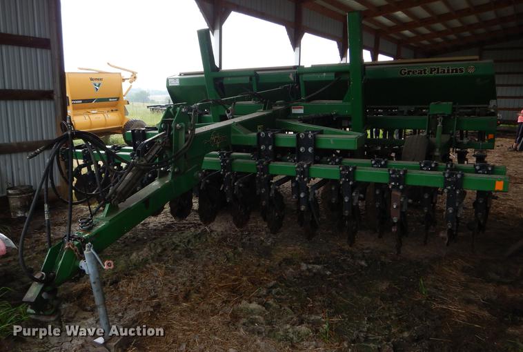 image for item DE8485 2005 Great Plains 1500 no till drill