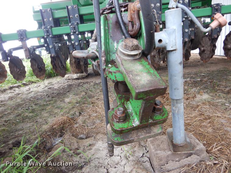 image for item DE8485 2005 Great Plains 1500 no till drill