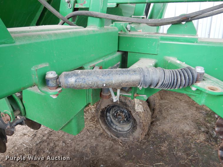 image for item DE8485 2005 Great Plains 1500 no till drill
